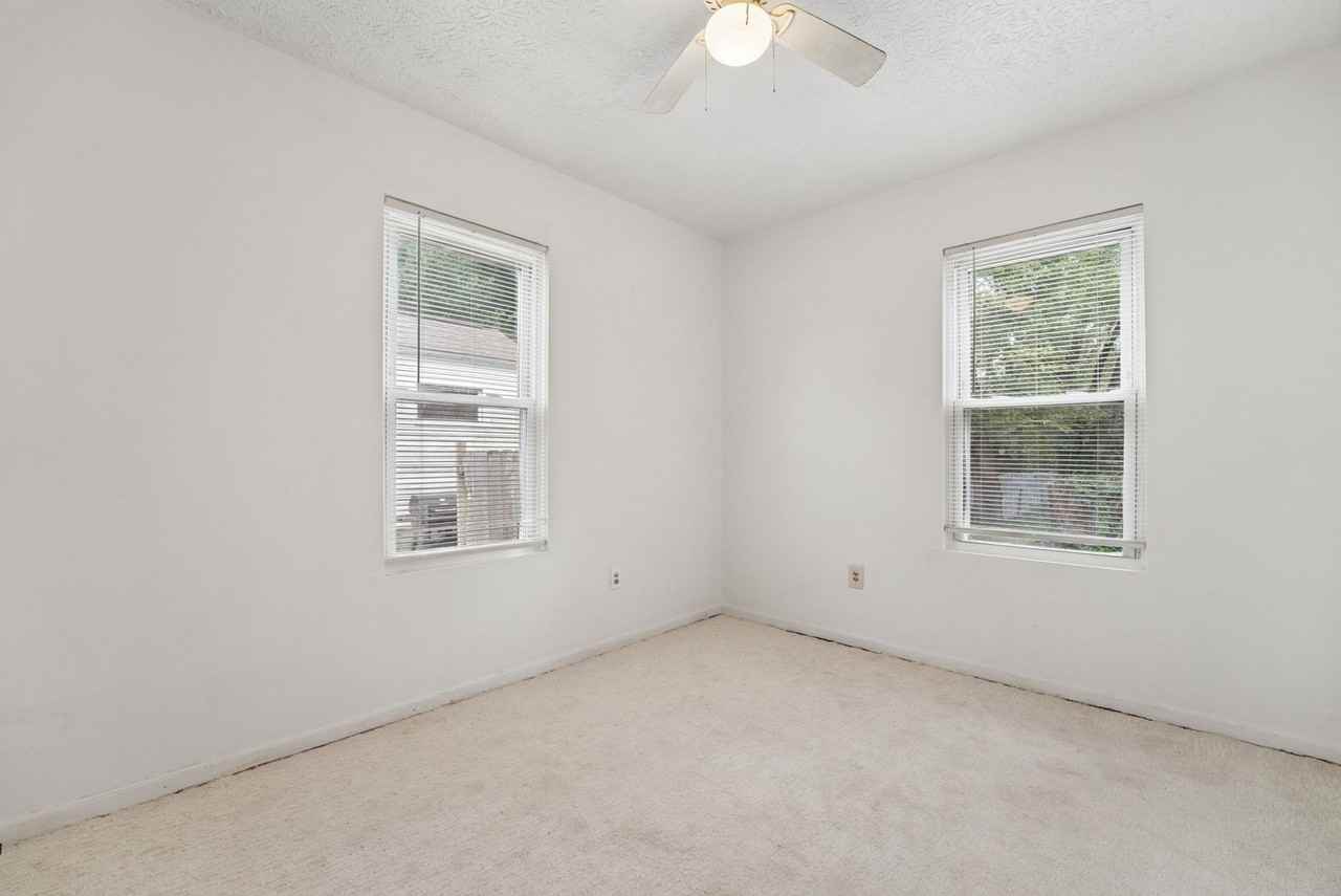 2563 Mcguffey Rd - Photo 3 of 20