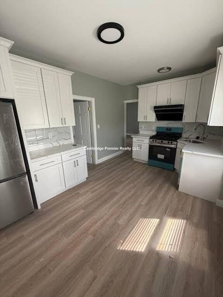 22 Westford St - Photo 3 of 8