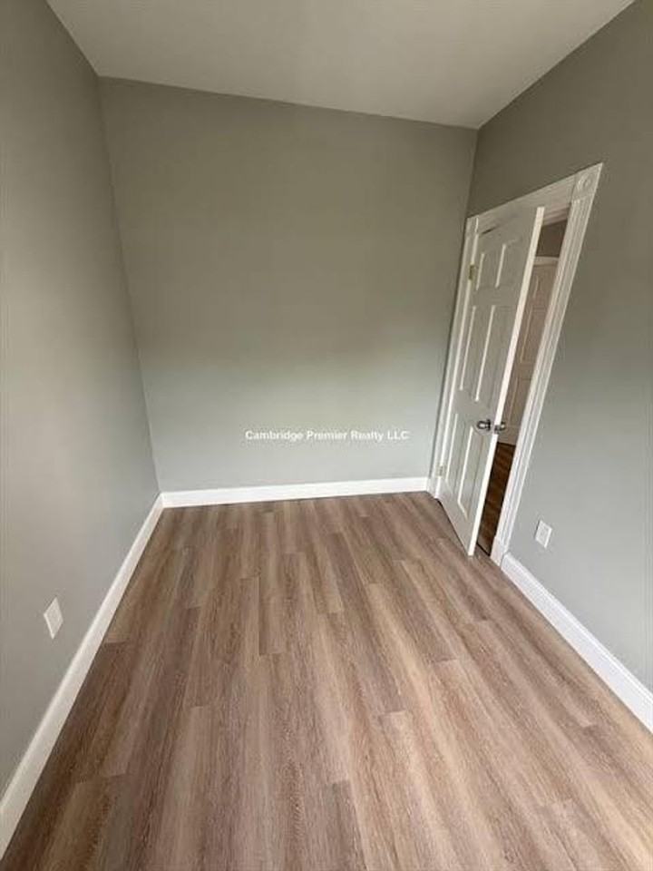22 Westford St - Photo 5 of 8
