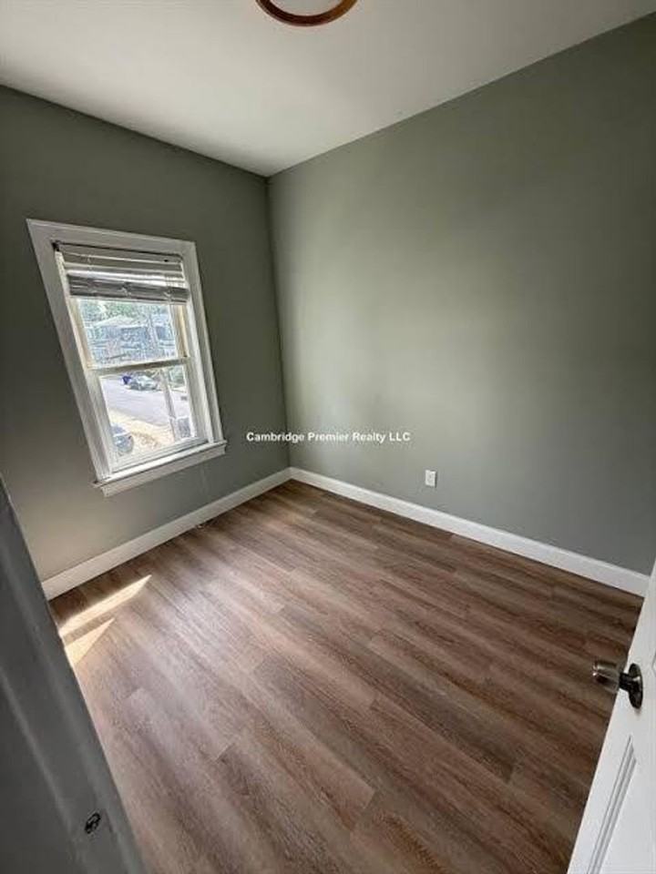 22 Westford St - Photo 7 of 8