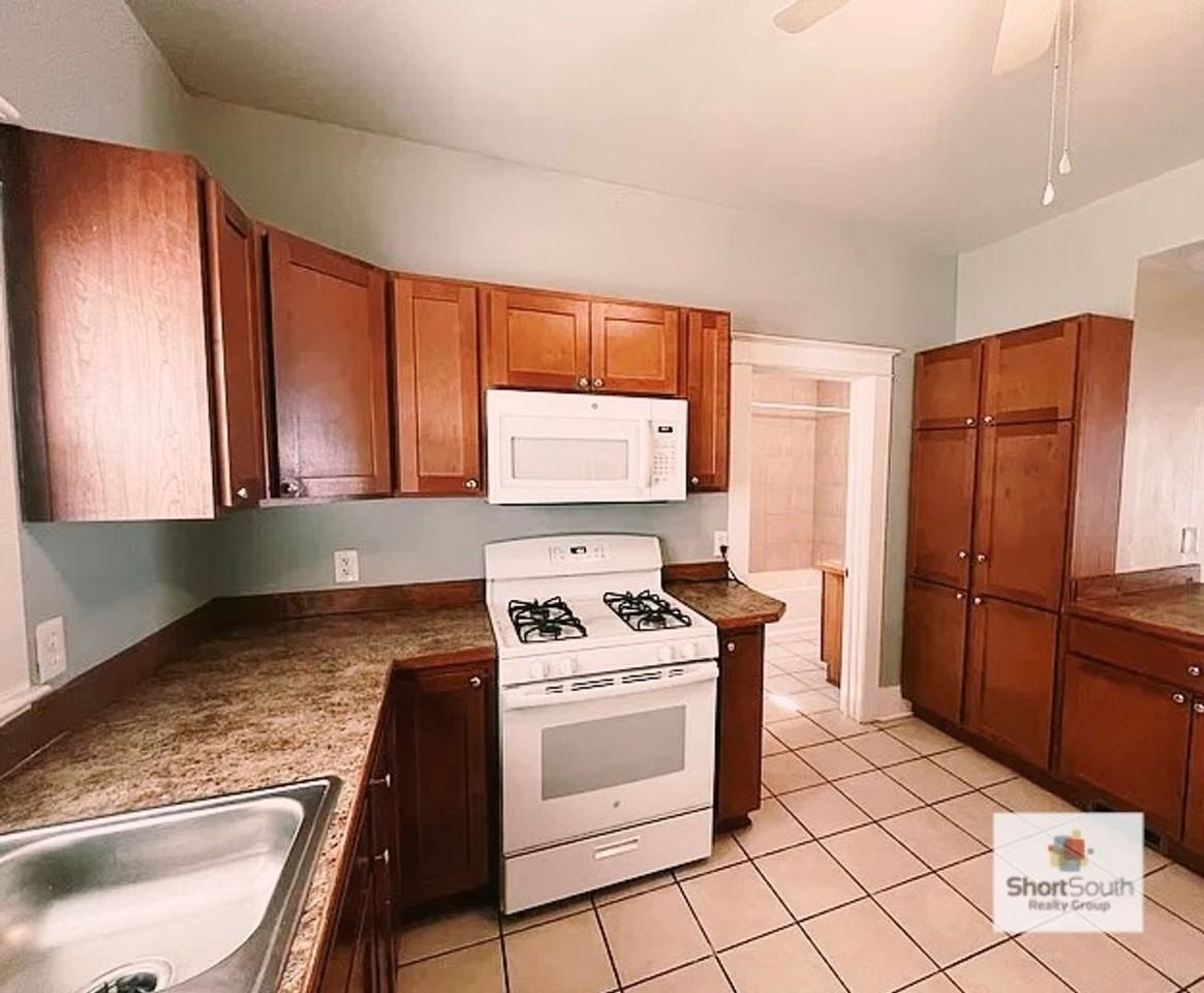 1104 Watson St Sw - Photo 4 of 16