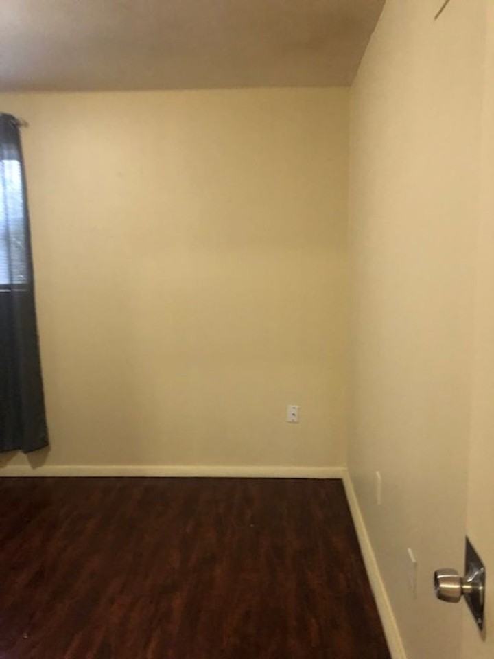 5806 Fairview Ave - Photo 6 of 29