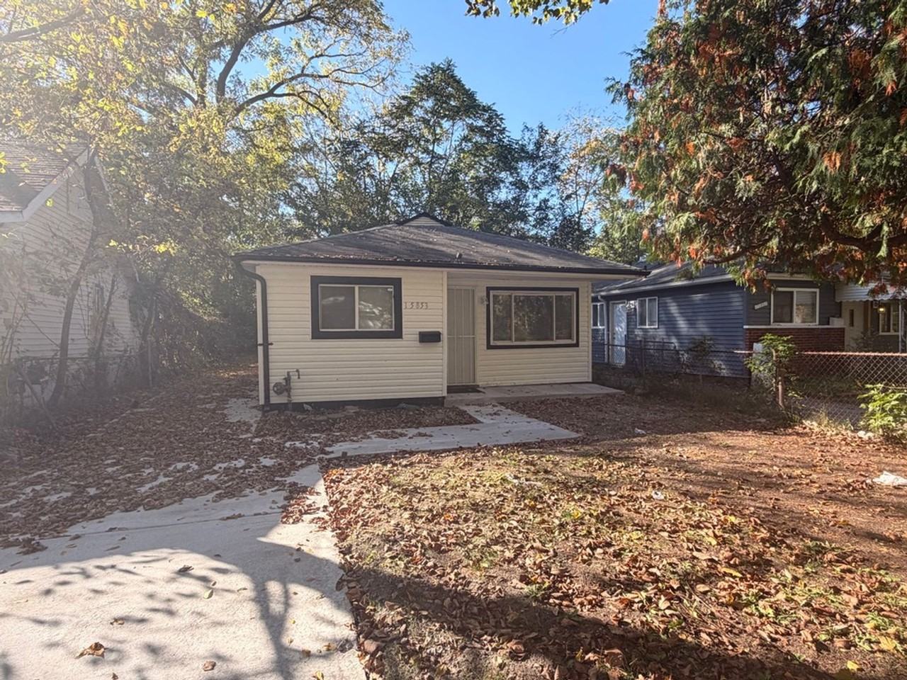 15853 Dacosta St - Photo 3 of 17