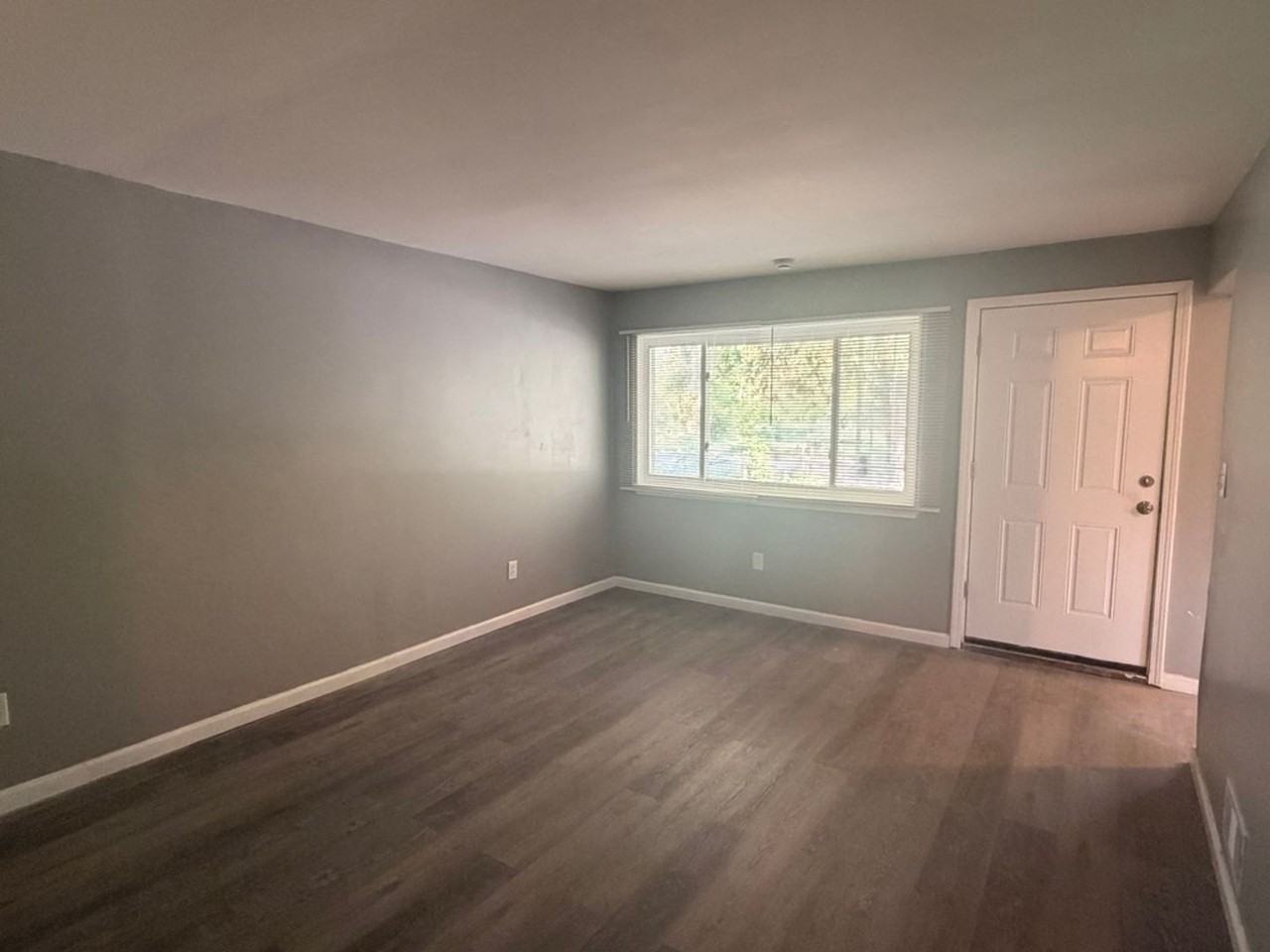 15853 Dacosta St - Photo 5 of 17