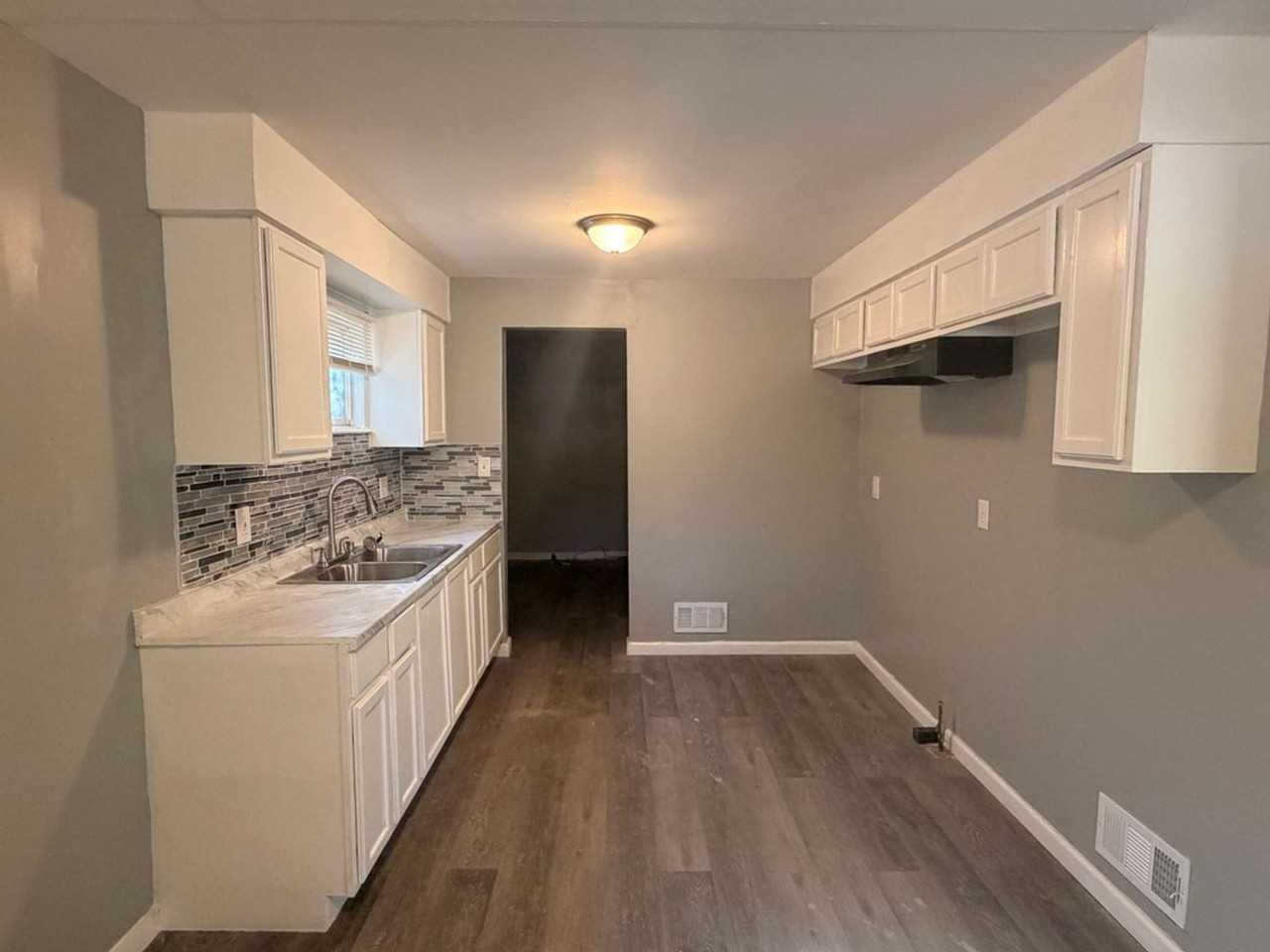 15853 Dacosta St - Photo 6 of 17