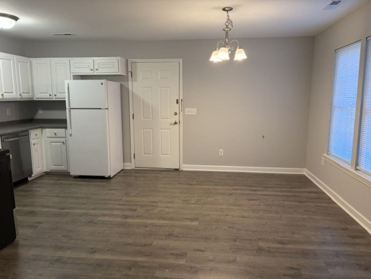 318B Laurel Hill Dr - Photo 3 of 11