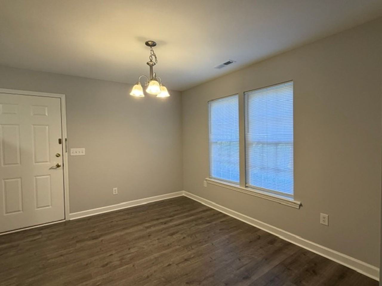 318B Laurel Hill Dr - Photo 5 of 11