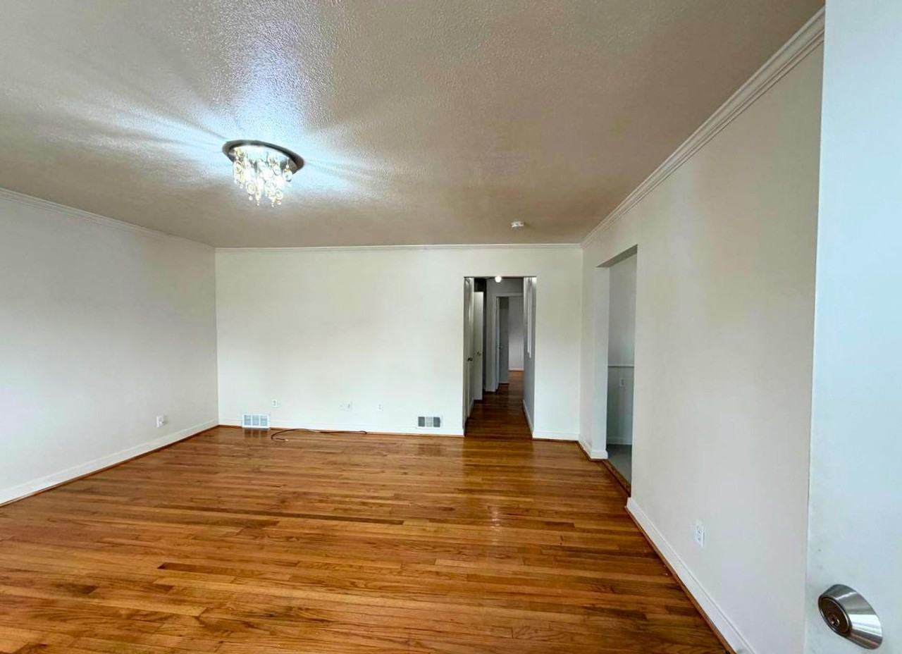 5830 Whitefield St - Photo 4 of 19