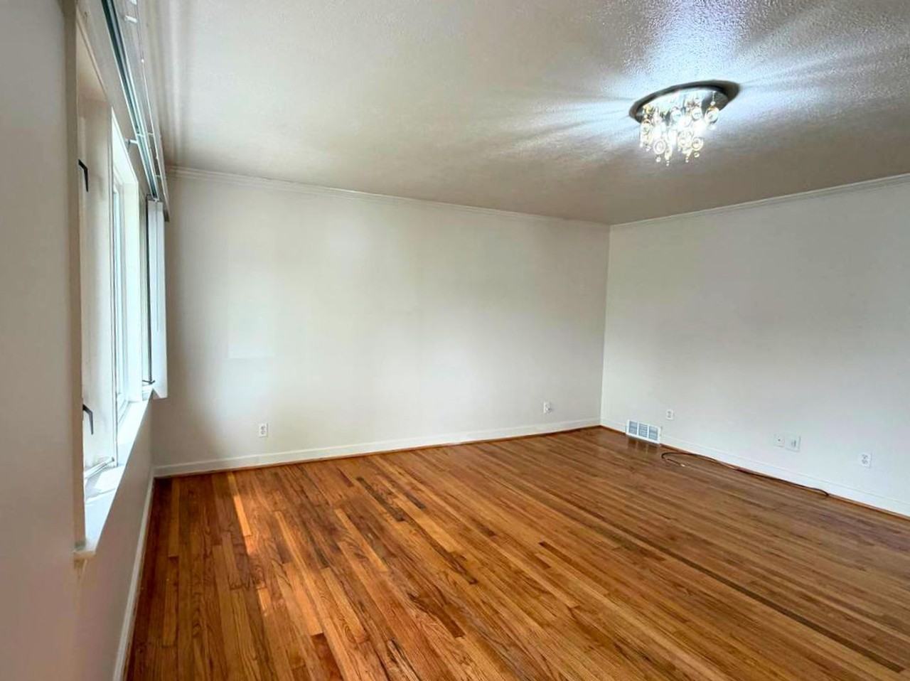 5830 Whitefield St - Photo 6 of 19