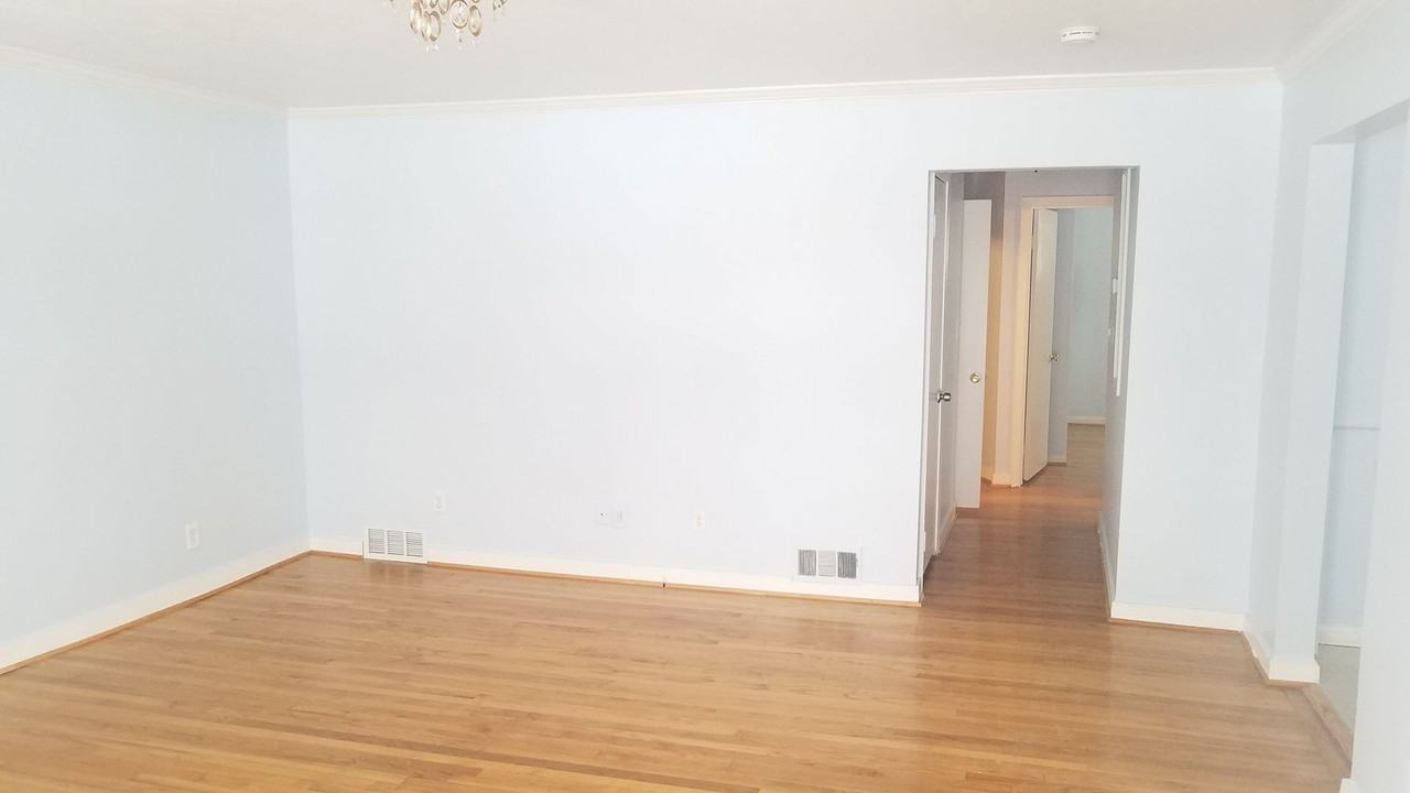 5830 Whitefield St - Photo 7 of 19