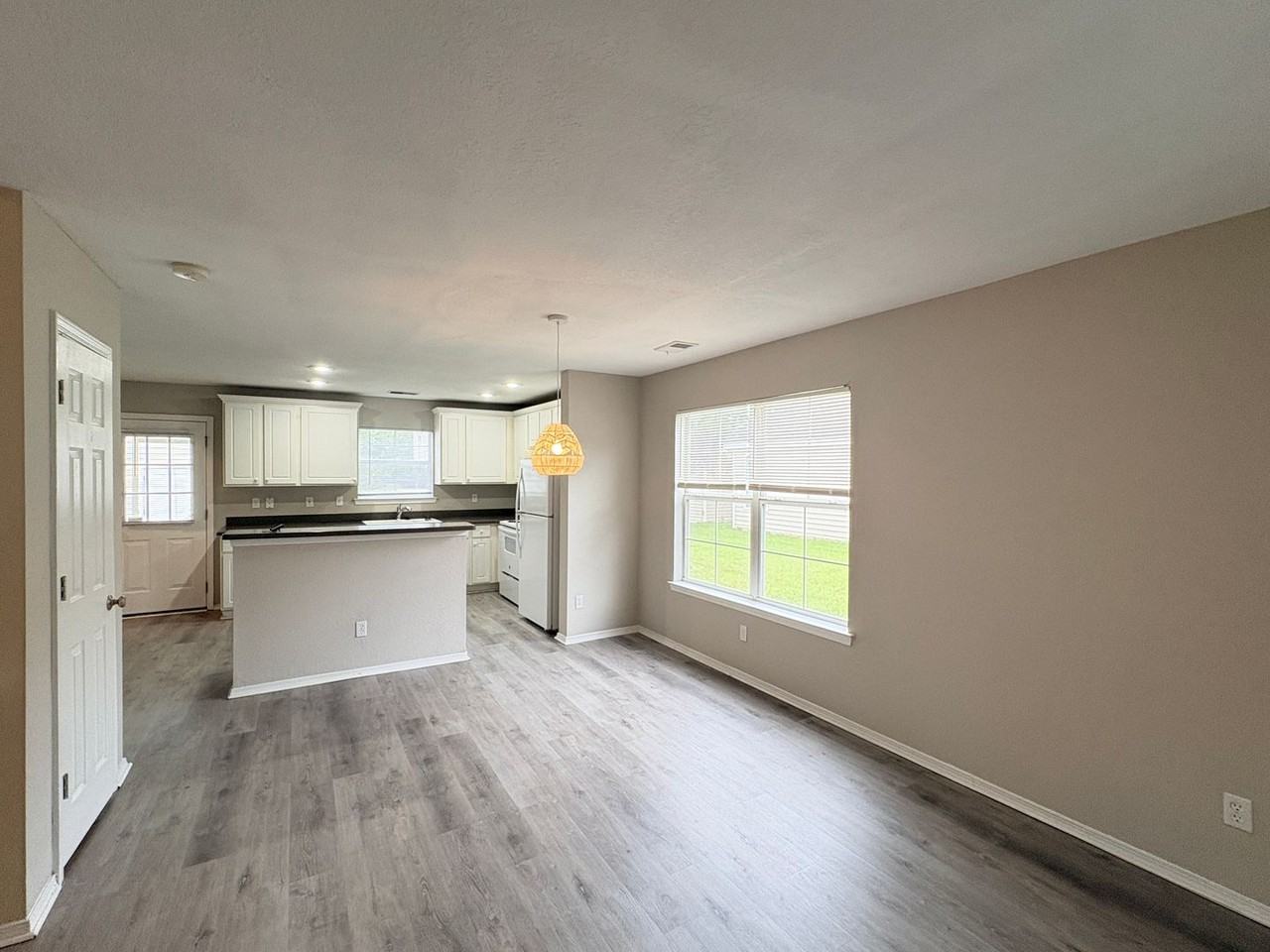 187 187 University Park Way - Photo 4 of 25