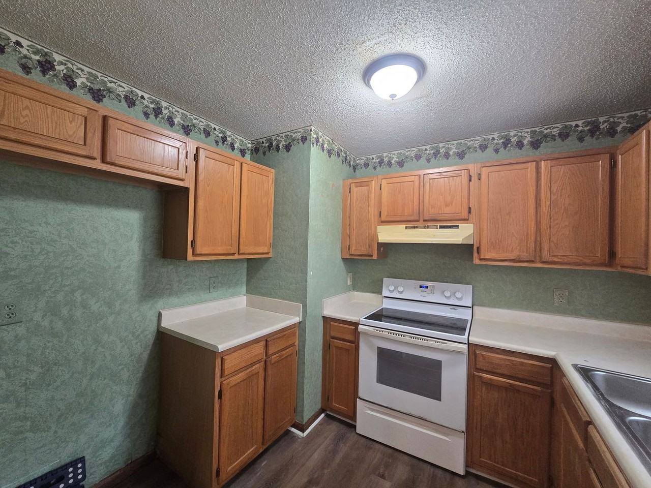 102 Duncan Dr - Photo 3 of 16