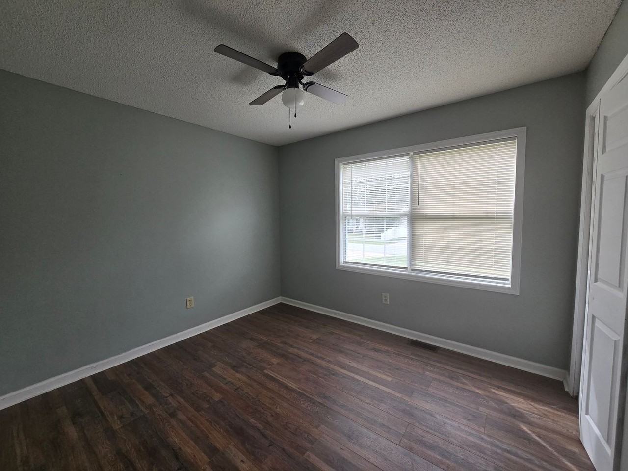 102 Duncan Dr - Photo 4 of 16