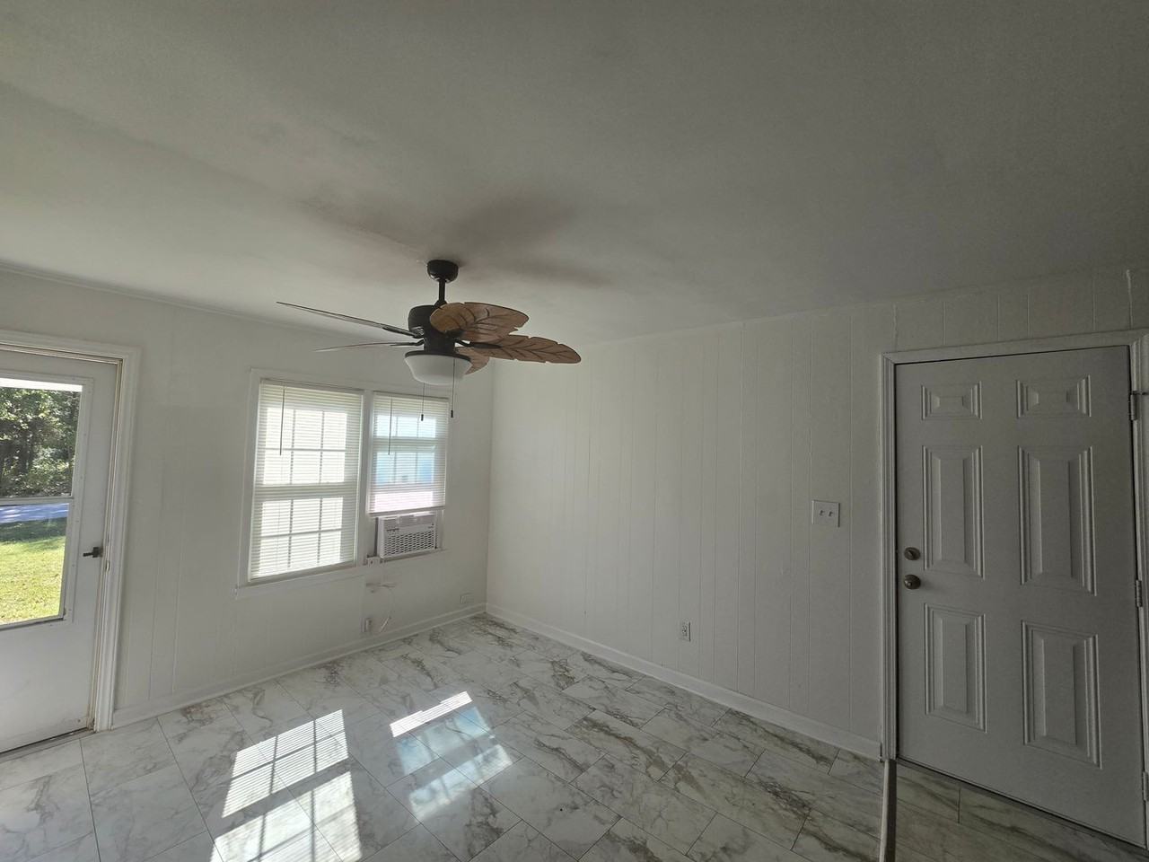 406 Lake Dr - Photo 7 of 12