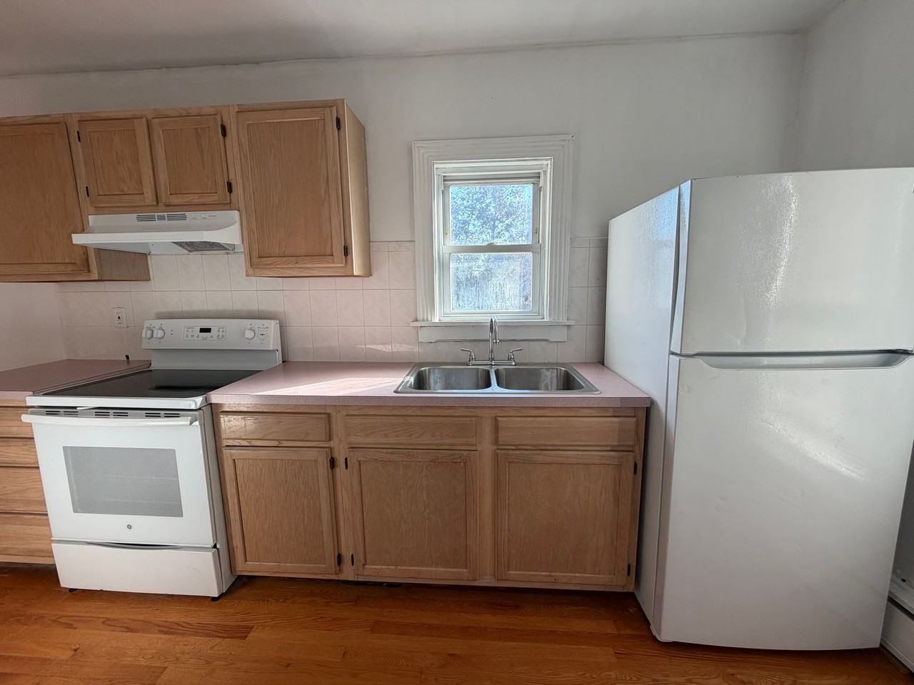218 S East Ave - Photo 4 of 20