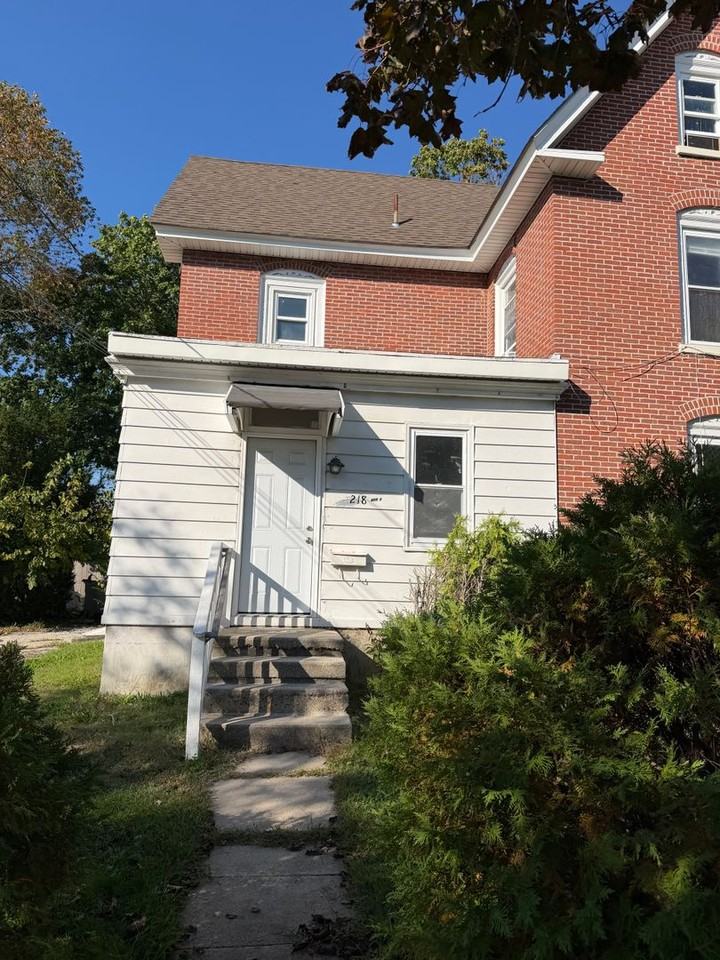 218 S East Ave - Photo 6 of 20