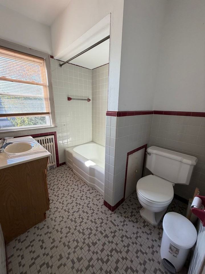 218 S East Ave - Photo 7 of 20