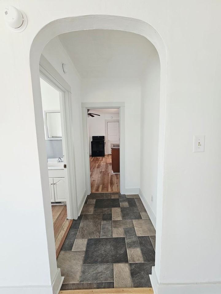 232 Parade St - Photo 5 of 9