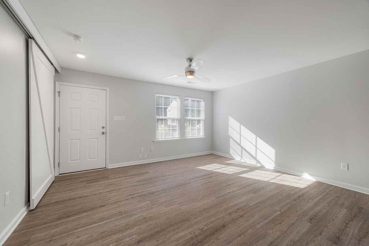 1504 Rapunzel Way - Photo 5 of 29