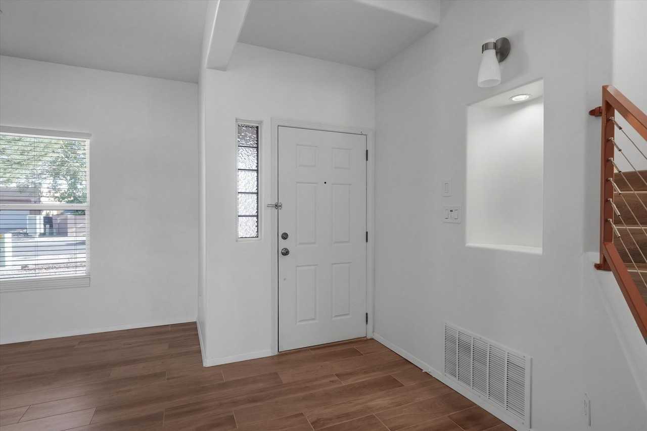 4119 Arapahoe Ave Nw - Photo 5 of 42