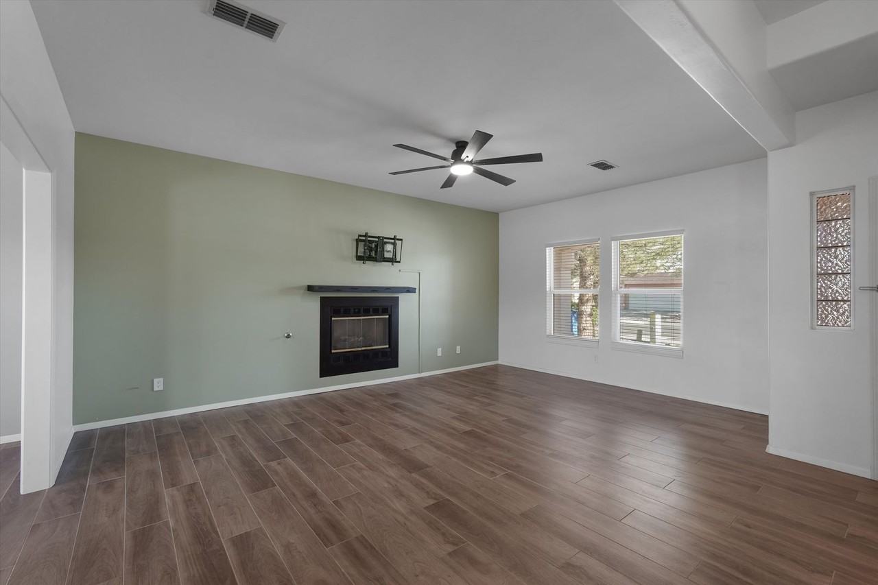 4119 Arapahoe Ave Nw - Photo 6 of 42