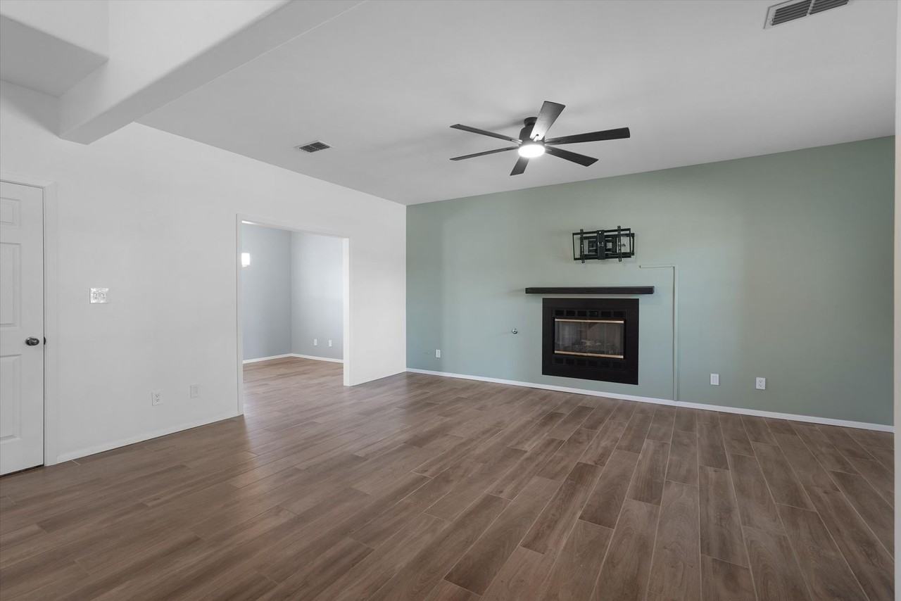 4119 Arapahoe Ave Nw - Photo 7 of 42