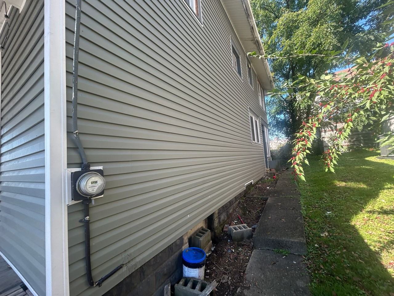 667 Price St - Photo 2 of 20
