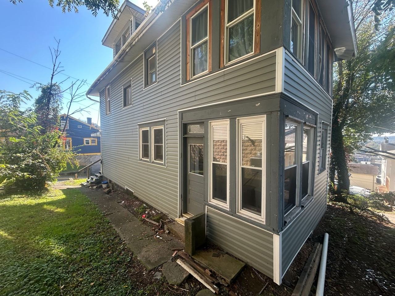 667 Price St - Photo 3 of 20