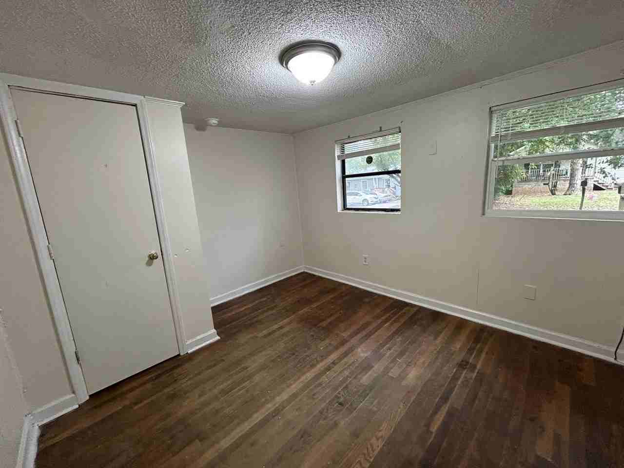 3910 Honan Dr - Photo 4 of 10