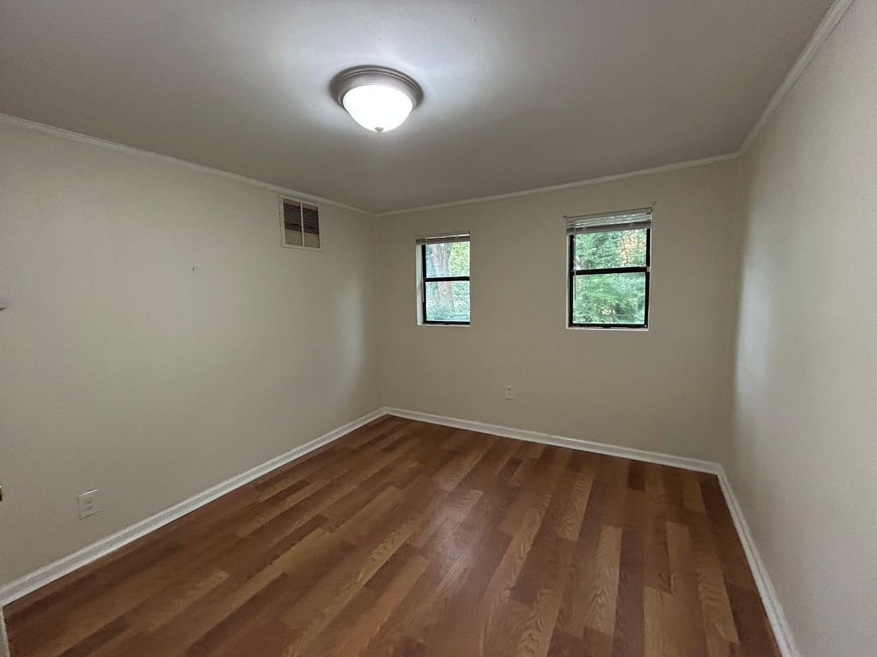 3910 Honan Dr - Photo 6 of 10