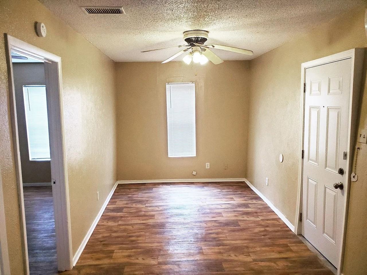 318 Overlook Dr - Photo 3 of 11