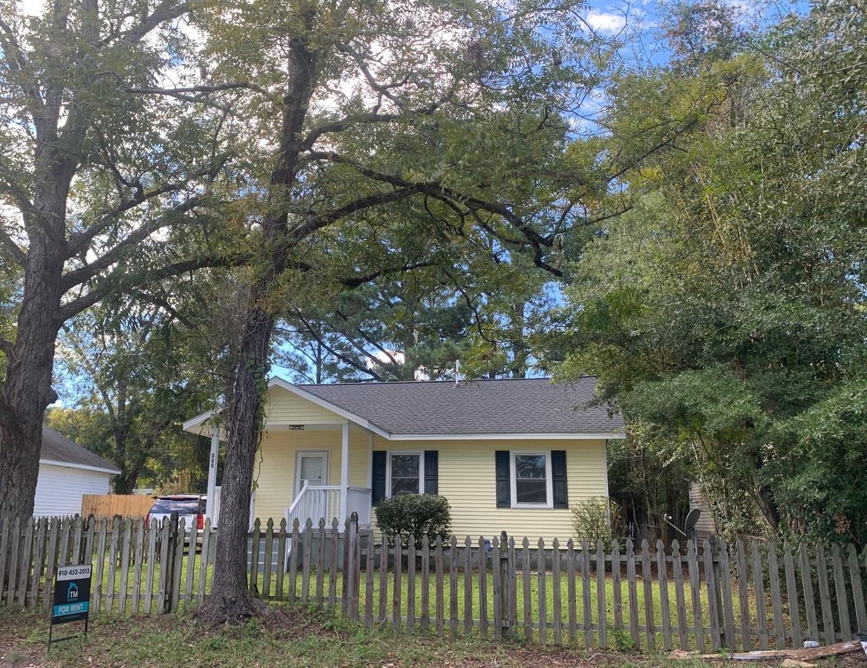 111 Montgomery Ave - Photo 3 of 20