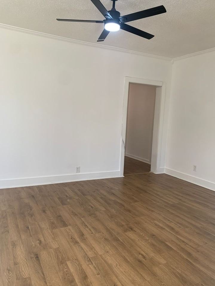 111 Montgomery Ave - Photo 7 of 20