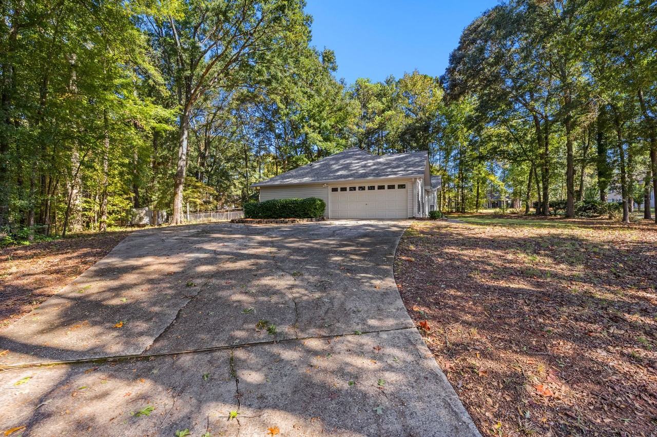 119 Coggins Corner Dr - Photo 3 of 22