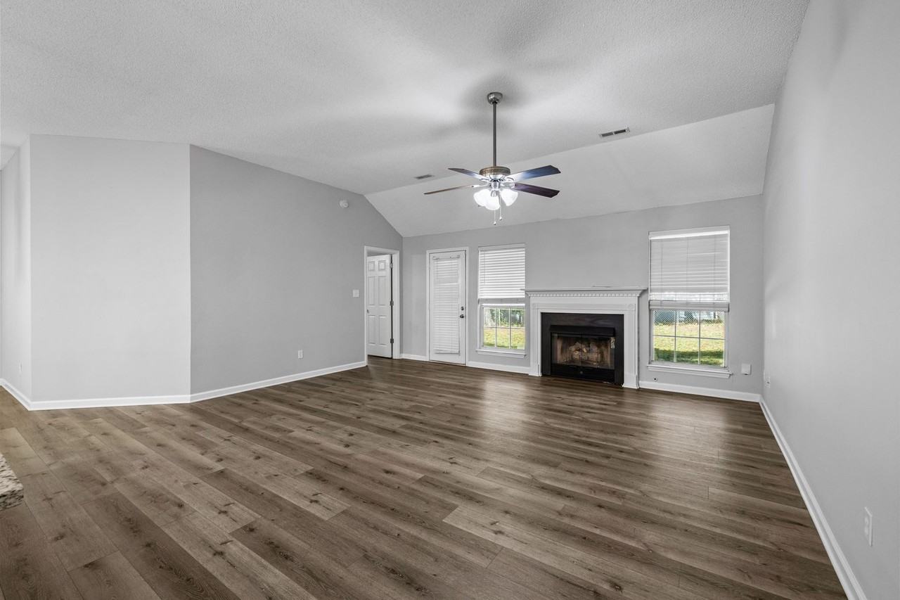 119 Coggins Corner Dr - Photo 5 of 22
