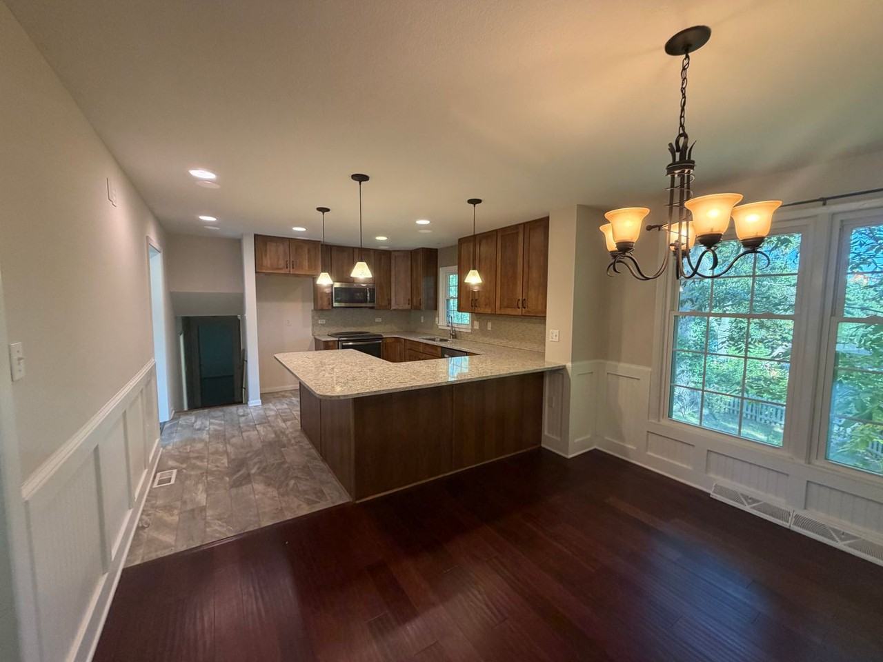 1312 Fieldcrest - Photo 3 of 19