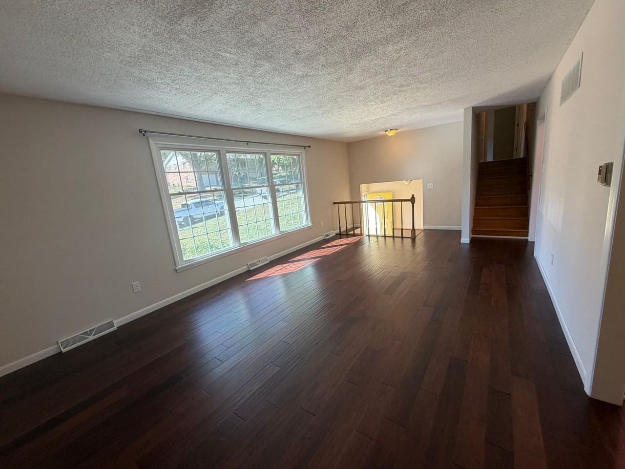 1312 Fieldcrest - Photo 4 of 19