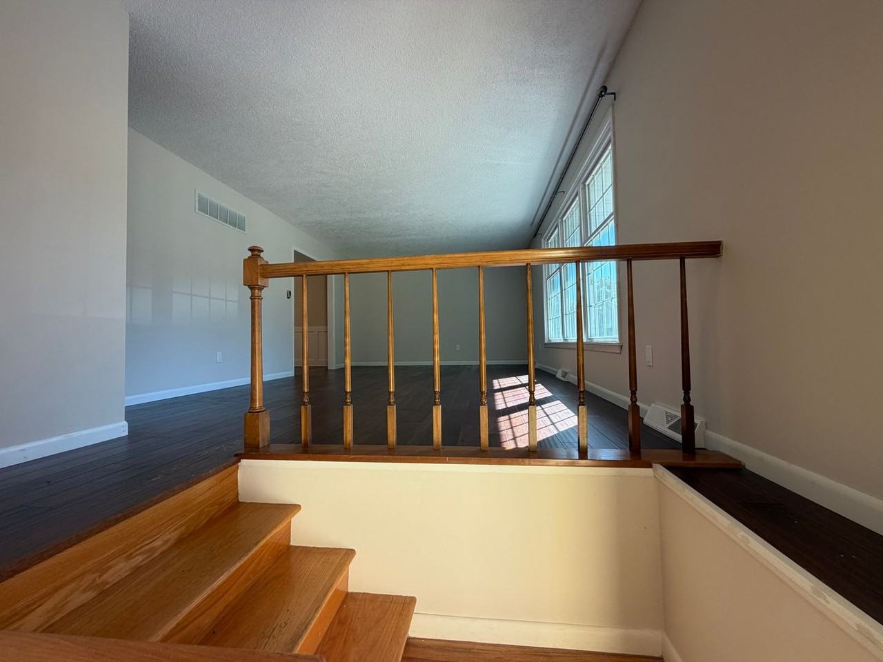 1312 Fieldcrest - Photo 6 of 19