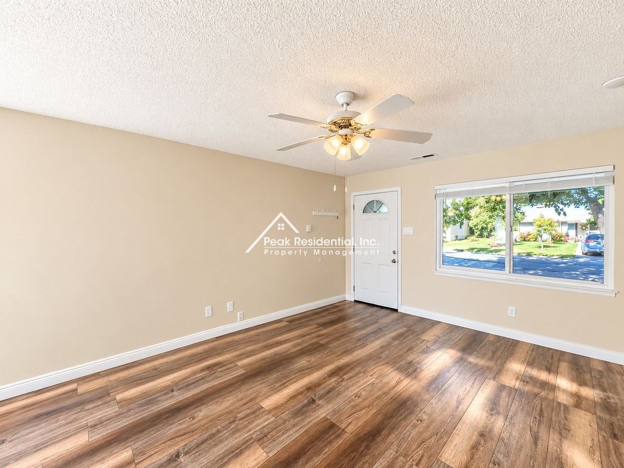 3670 Jonothan Way - Photo 4 of 18