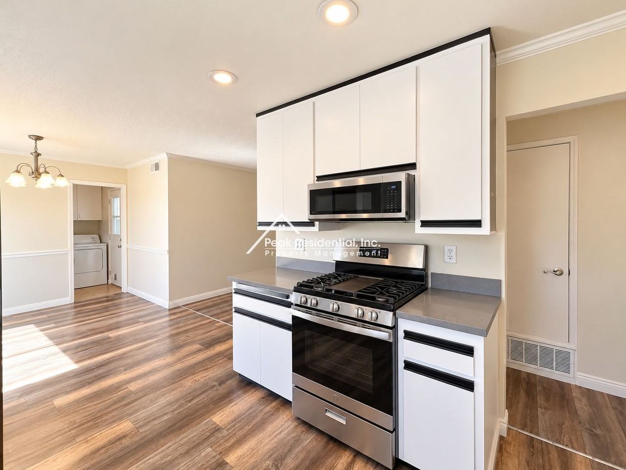 3670 Jonothan Way - Photo 6 of 18