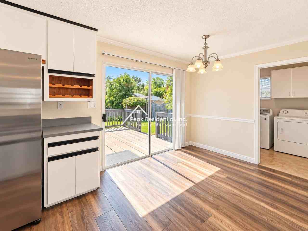 3670 Jonothan Way - Photo 7 of 18