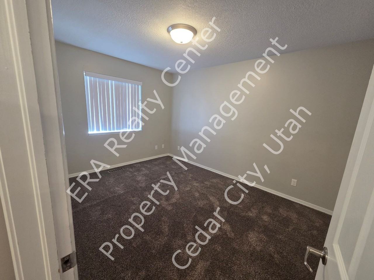182 N 300 W - Photo 7 of 7