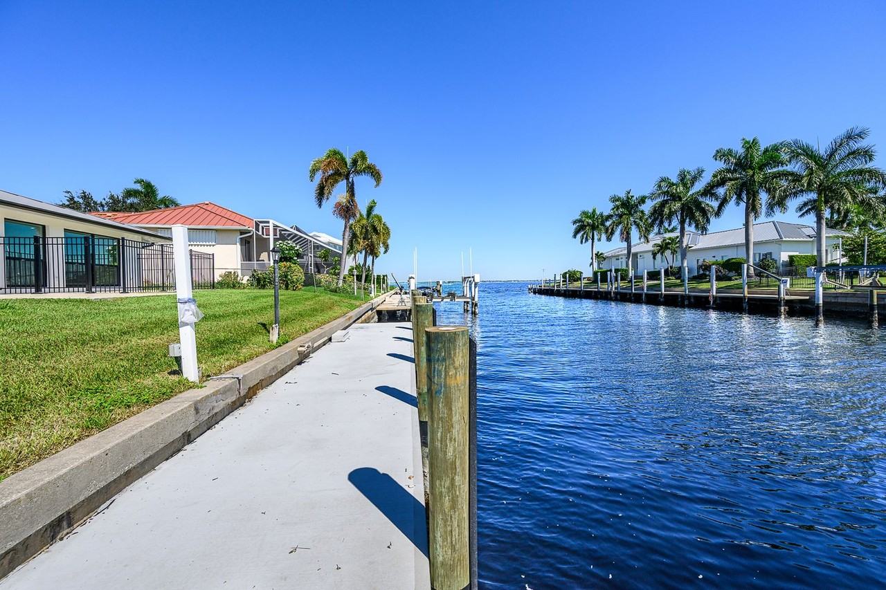 12 Sabal Dr - Photo 2 of 50
