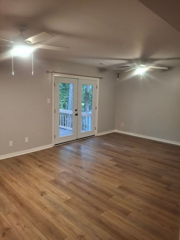 704 Gordon School Ct - Photo 3 of 16