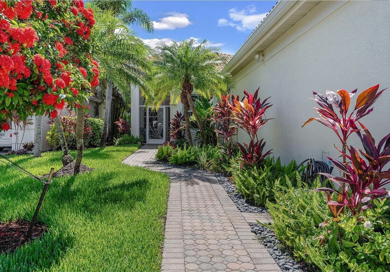 8556 Pepper Tree Way - Photo 6 of 44