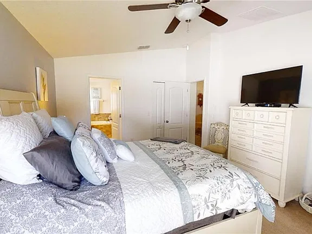3260 Berwick Ln - Photo 6 of 14