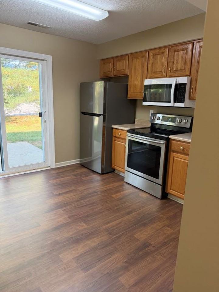 3350 S Oaklawn Cir - Photo 3 of 12