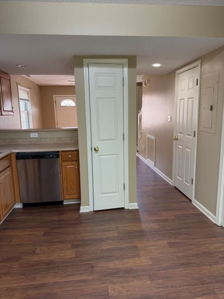 3350 S Oaklawn Cir - Photo 4 of 12