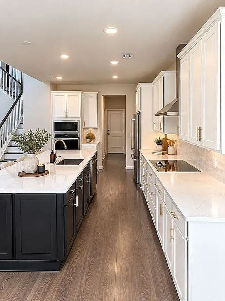 147 The Oaks Ave - Photo 6 of 19