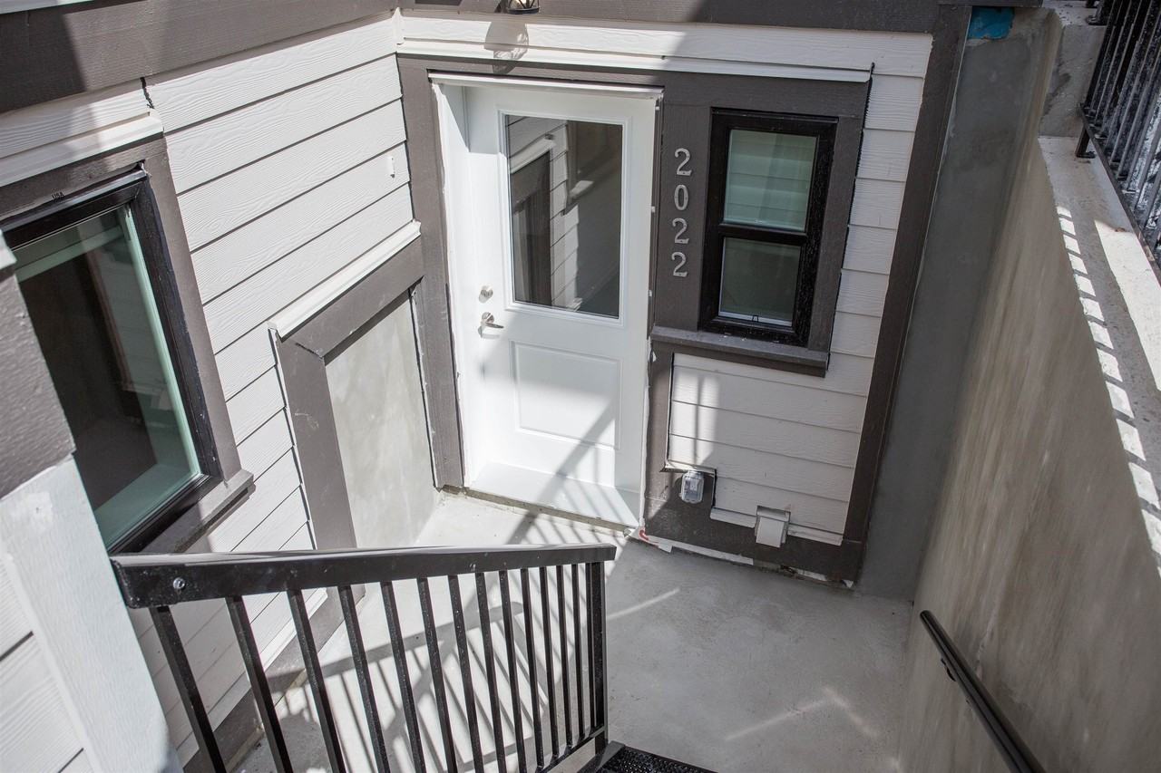 2022 East 42nd Avenue - Photo 2 of 8